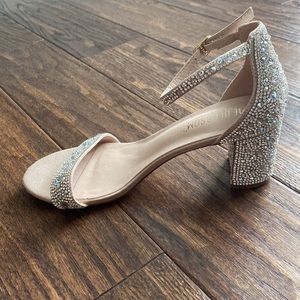 De Blossom heels size 8    2.5" heel